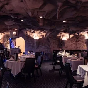 illionois cave restaurant