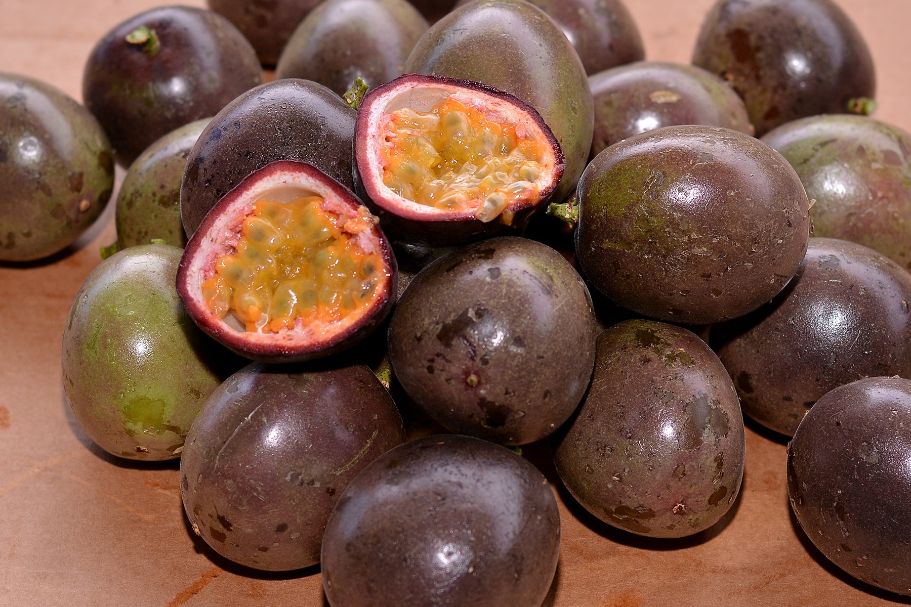 Passion fruits for sale and Export